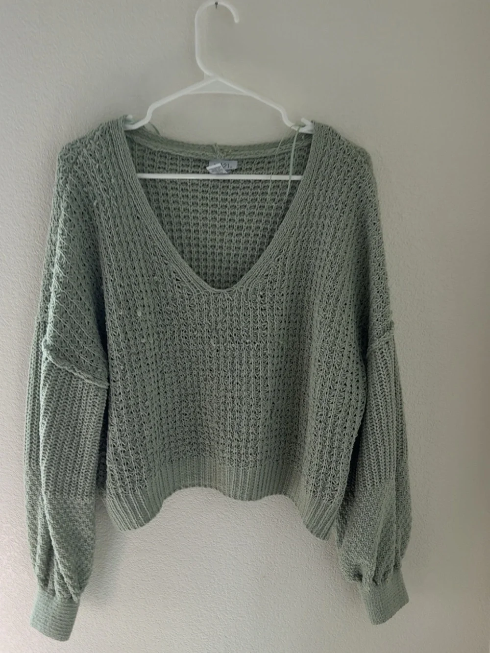 Rue21 Sage Green V-Neck Chunky Knit Sweater Cropped - Picture 1 of 3